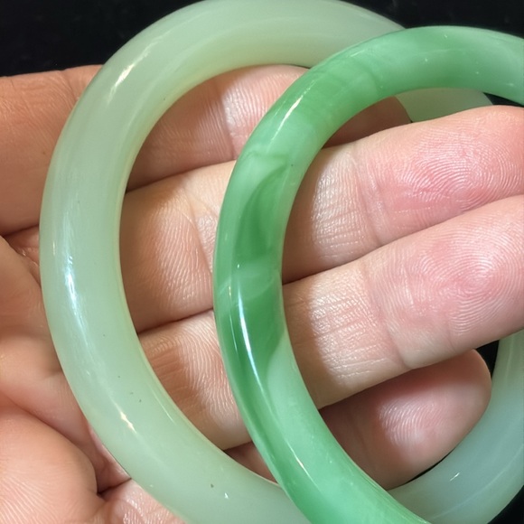Jewelry - Pair of jadeite bangles